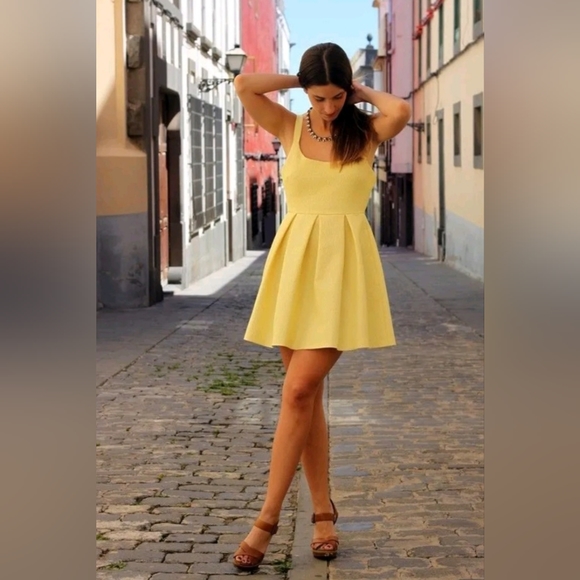 Zara Yellow Mini Dress Sold Out Online Size Medium - Picture 1 of 12